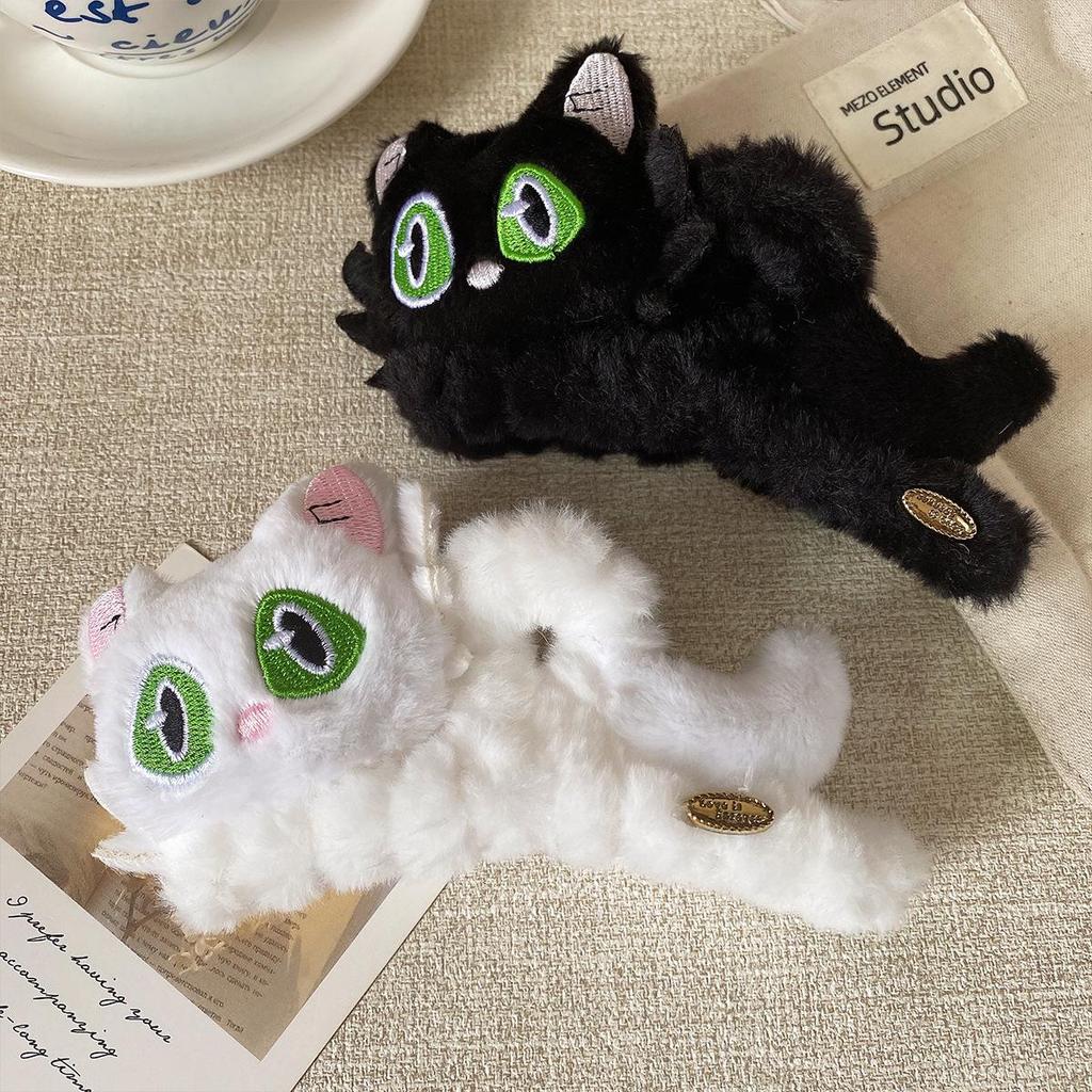 Korean Style Black Plush Cat Claw Hair Clip for Women - Autumn/Winter Cute Shark Hairpin Accessory