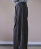 AHWE Brushed Herringbone Single-Pleat Slacks_Charcoal