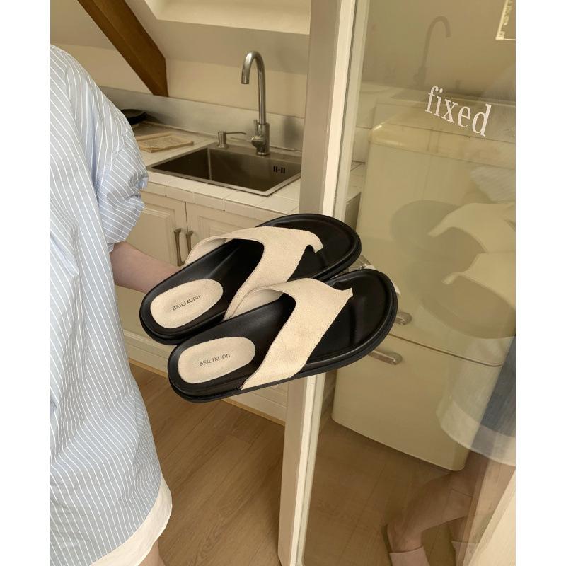 Versatile and Not Tired Feet Flat Bottom Pinch Foot Flip-flops Shoes Women Summer Wear New Retro Matte Leather Cool Slippers