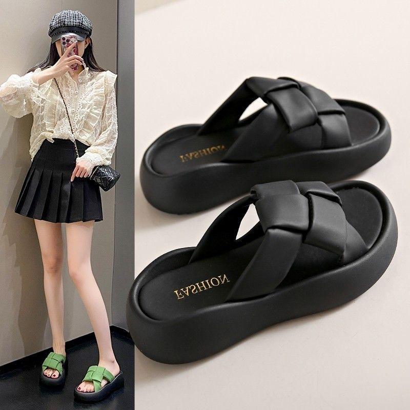 Cool slippers women wear new thick-soled beach sandals in summer, fashionable women's thick-soled one-word slippers for pregnant women