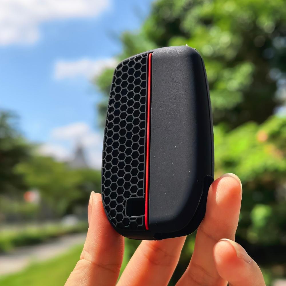 Car Key Case Cover Shell For Toyota Land Cruiser 200 Prado Crown Yaris Cross Hilux Innova Fortuner Camry Alphard Previa Vellfire