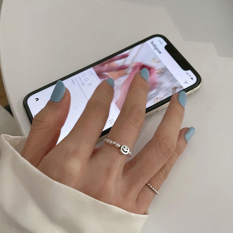 Korean Style Retro Pearl Elastic Ring for Women - Elegant and Trendy Temperament Finger Accessory