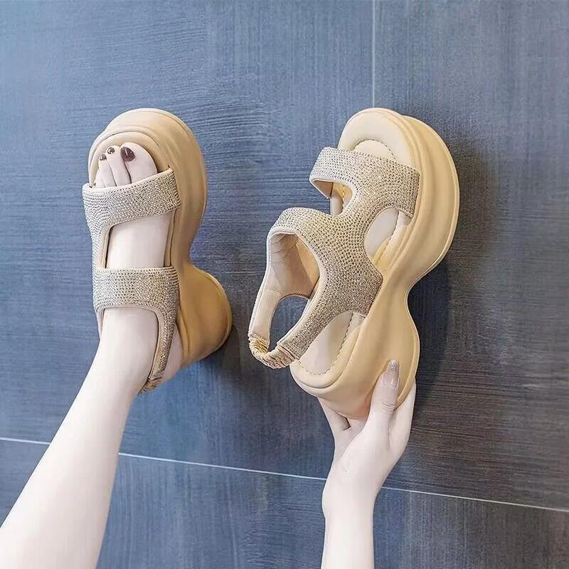 Modne sandały na grubej platformie z błyszczącymi detalami dla kobiet, nowe, na wysokim obcasie, seksowne sandały z elastycznym paskiem, sneakersy na koturnie 8 cm, damskie plażowe letnie sandały