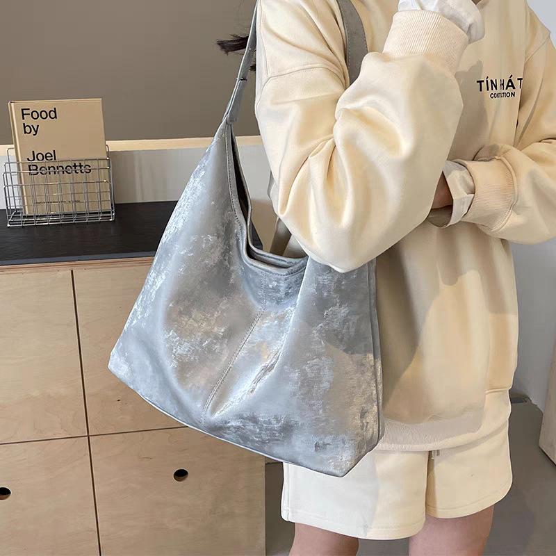 Large Capacity Bag Women'S Spring And Summer Fashion Commuter Shoulder Underarm Bag Casual Versatile Portable Tote Bag