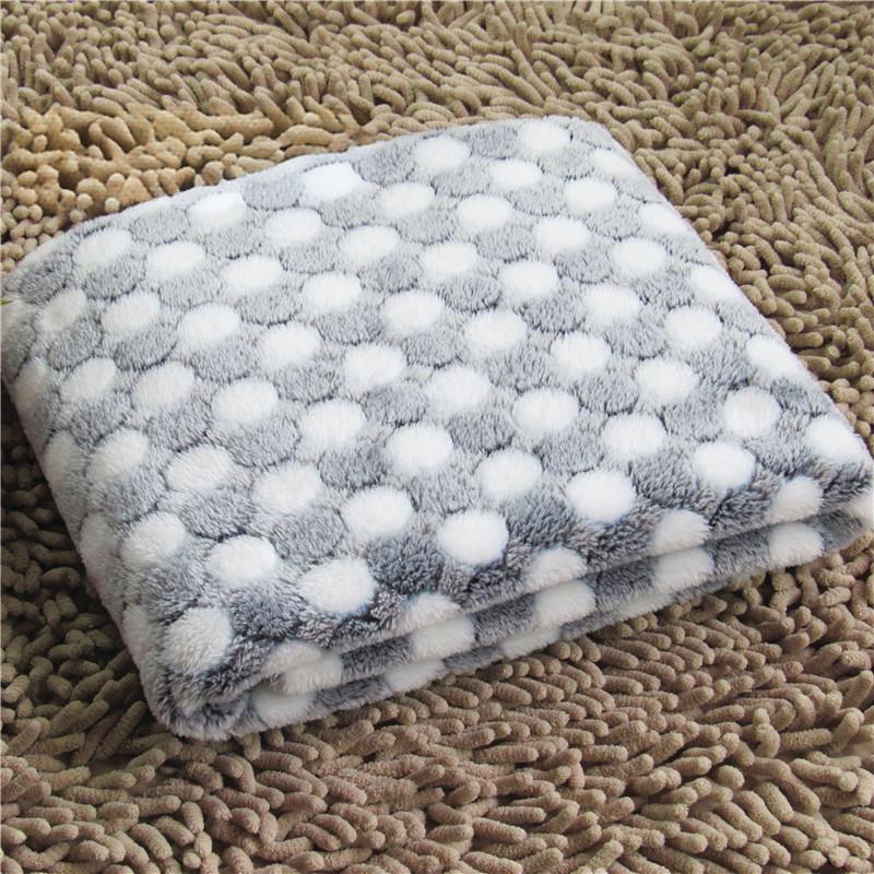 Thick Warm Pet Blanket For Dogs And Cats Soft Plush Fleece Mat Cozy Kennel Pad Pet Bed Cushion Comfortable Pet Furniture Accessory