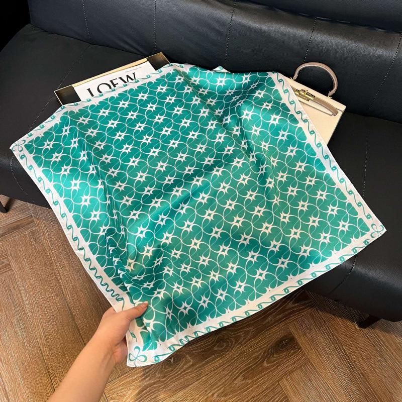 New 71 * 71cm Korean version small square scarf women's silk scarf spring and summer thin sunscreen scarf neck protection tied bag headband scarf
