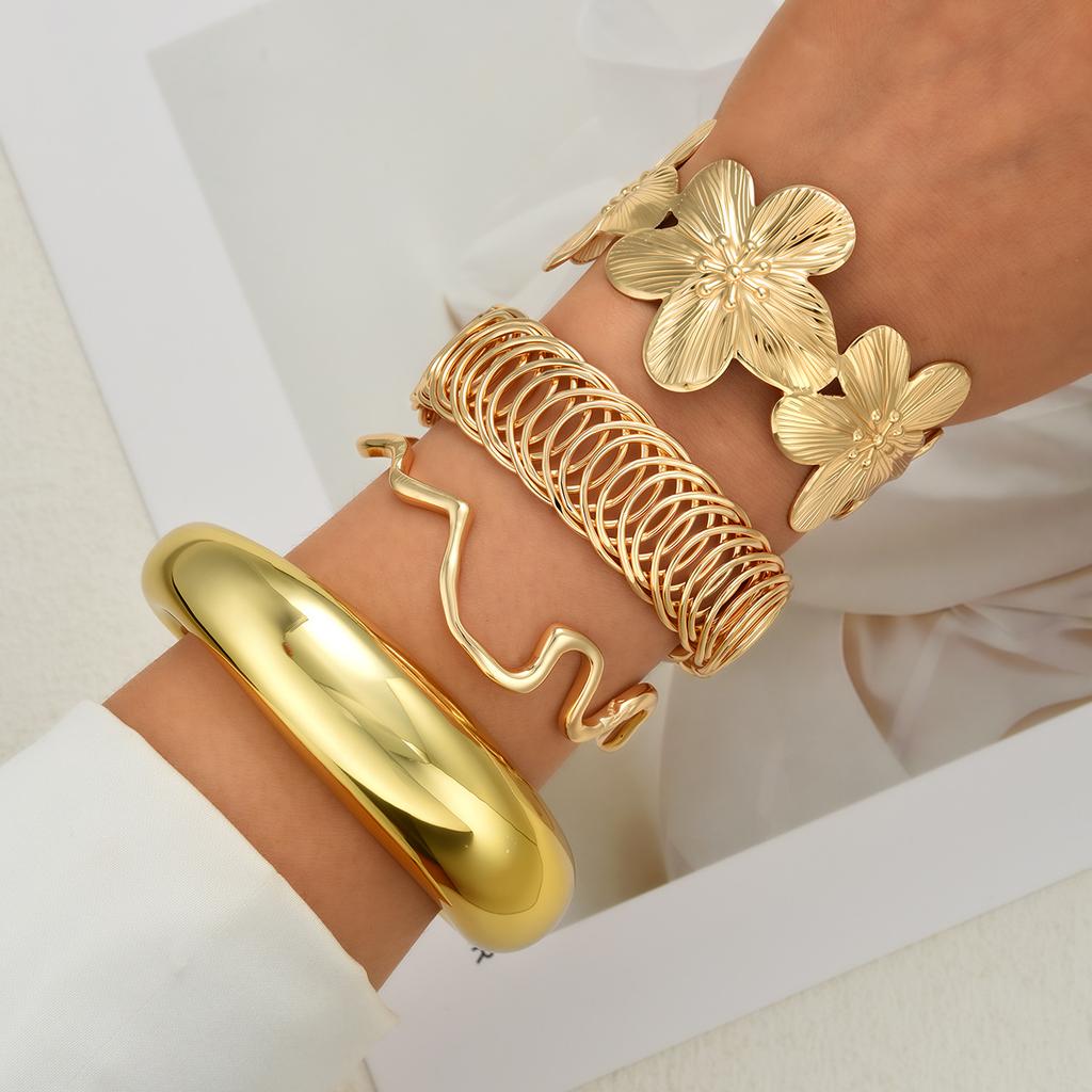 Conjunto de 4 Peças/Conjunto de Pulseiras Metálicas com Flores e Linhas em Relevo para Mulheres Senhoras Simplicidade Exagerada Conjunto de Pulseiras Acessórios de Joias para Férias