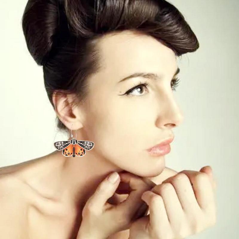 1Pair Cute Butterfly Woman Dangle Earrings Acrylic Gradient Colorful Moth Drop Earrings for Y2K Girl Birthday Gift