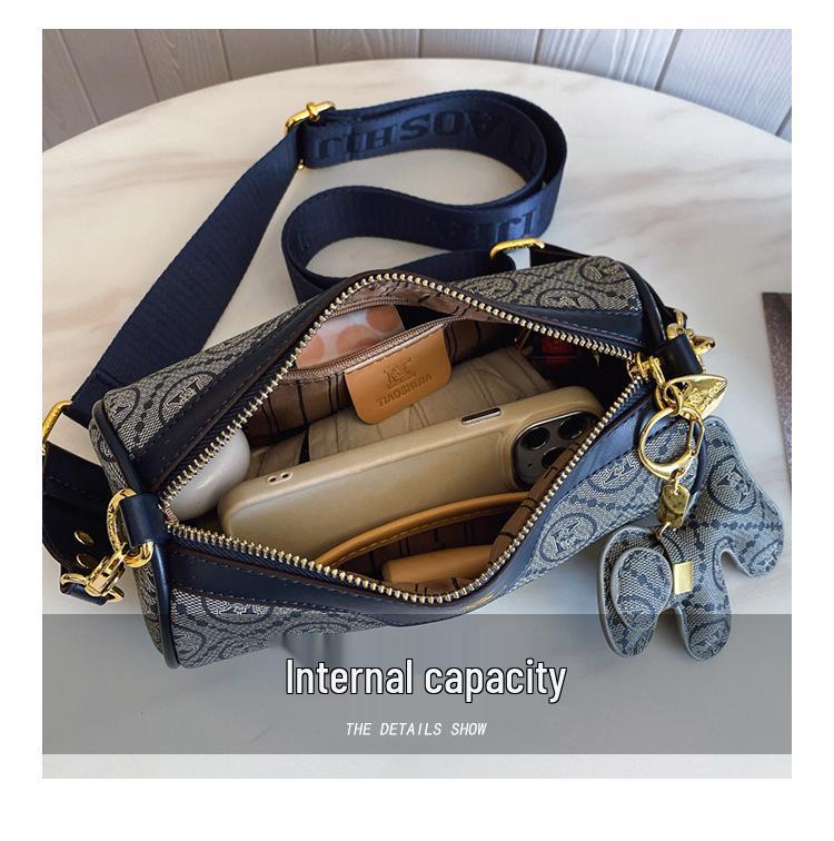 2025 Women's Chic Hot Shoulder Cylinder Crossbody Bag - Stylish & Versatile High-End Pillow Design