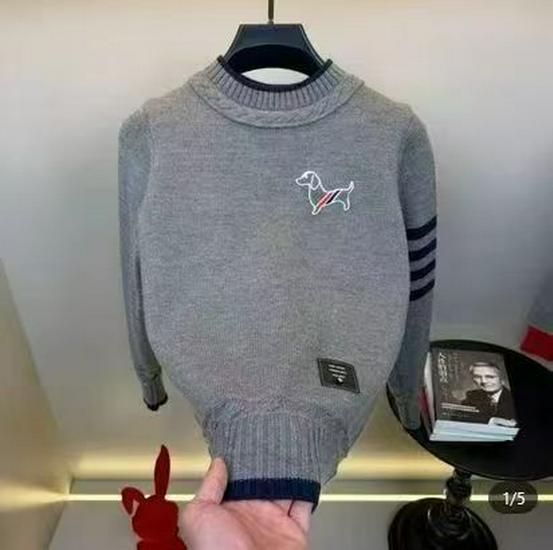 

Men s European Style Trendy Loose Knit Sweater - Casual Versatile Round Neck M сірий колір