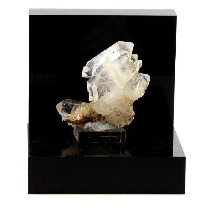 Pierres et Minéraux. Quartz à Ame (faden quartz). 206.5 ct. Plan du Lac, Oisans, Savoie, France.