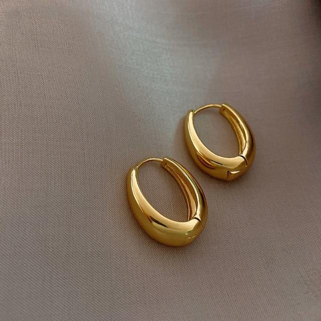 Latest Classic Copper Alloy Metal Smooth Metallic Hoop Earrings Woman Chic Fashionable Korean Jewelry Temperament Girl 'S Everyday Wear
