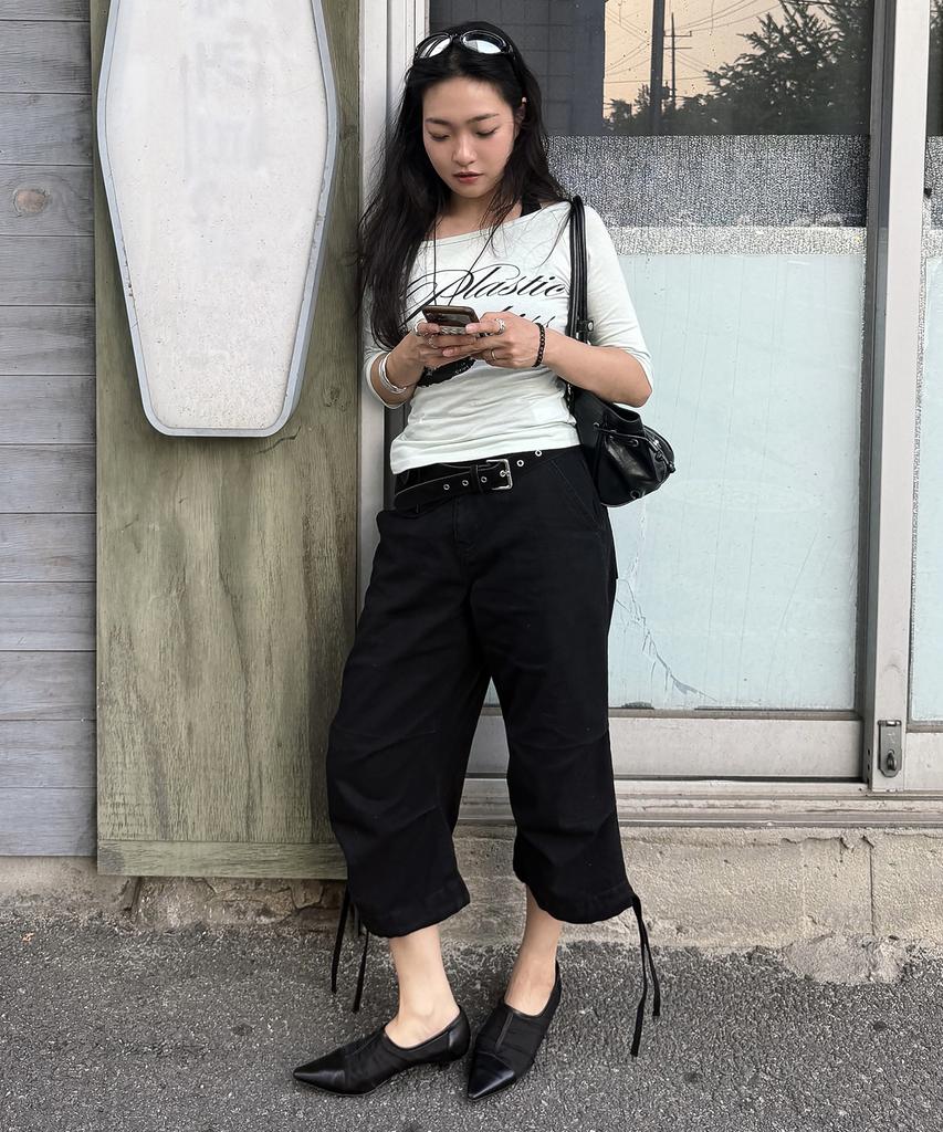 Pepeulli Tuck Strap Capri Pants (Black)