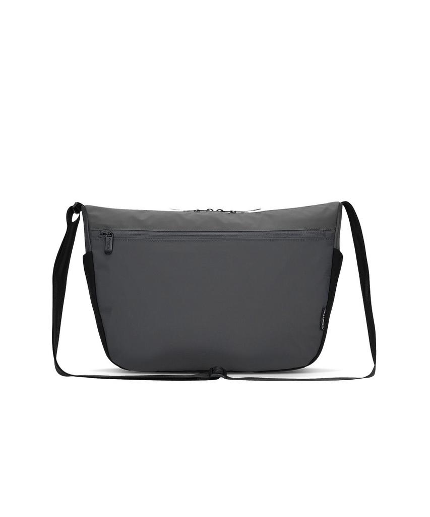 Discovery Expedition Airon Flap Large Crossbody Bag (D/Grey)