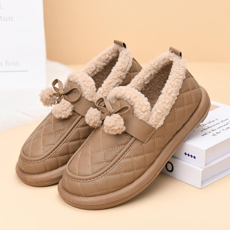 The New Style of DouDou Shoes Features Fleece Wool, with Thick-soled Casual Shoes On Top and Warm Shoes On One Foot