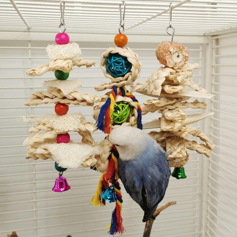 Natural Parrot Bird Toy Natural Cuttlefish Bone Vine Ball Luffa Corn Husk tooth Grinding Cage Hanging Supplies Bird Accessories