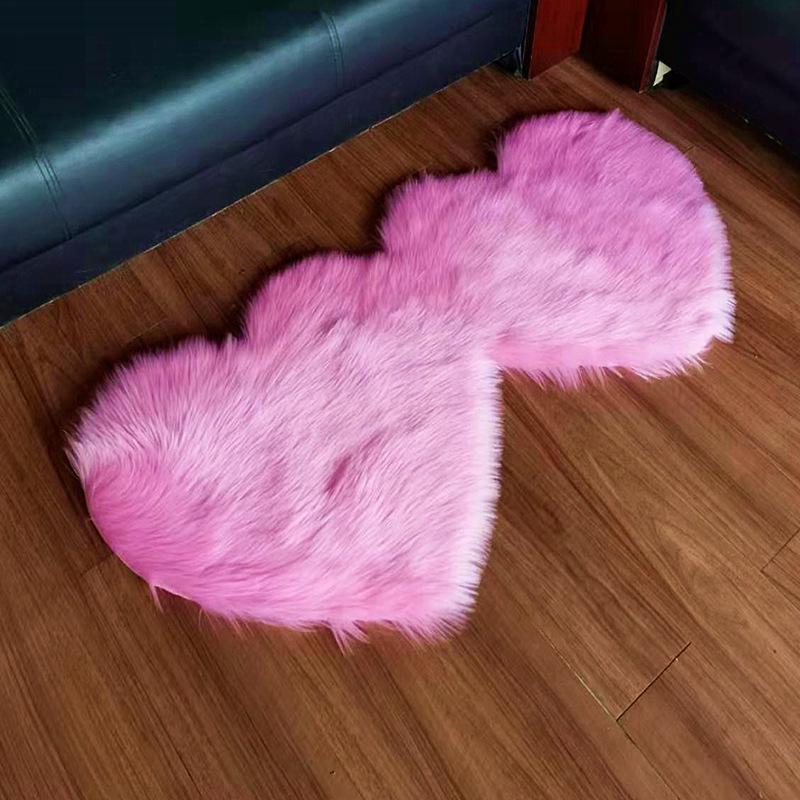 Double Heart Plush Imitation Wool Floor Mat for Living Room or Bedroom