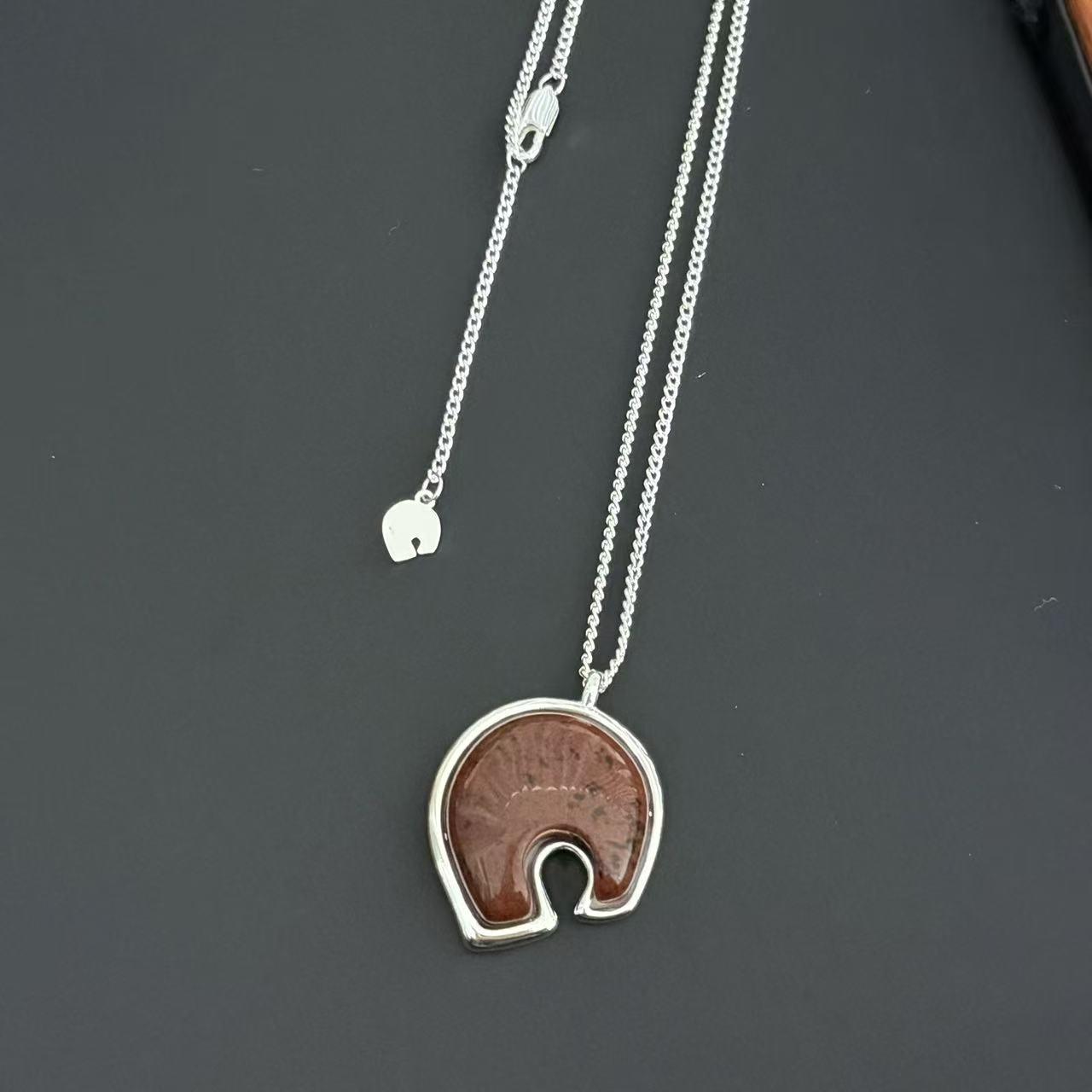 Xiaoyao You Horse Hoof Red Sandalwood Retro Pendant Necklace - Stylish & Exquisite Sweater Chain