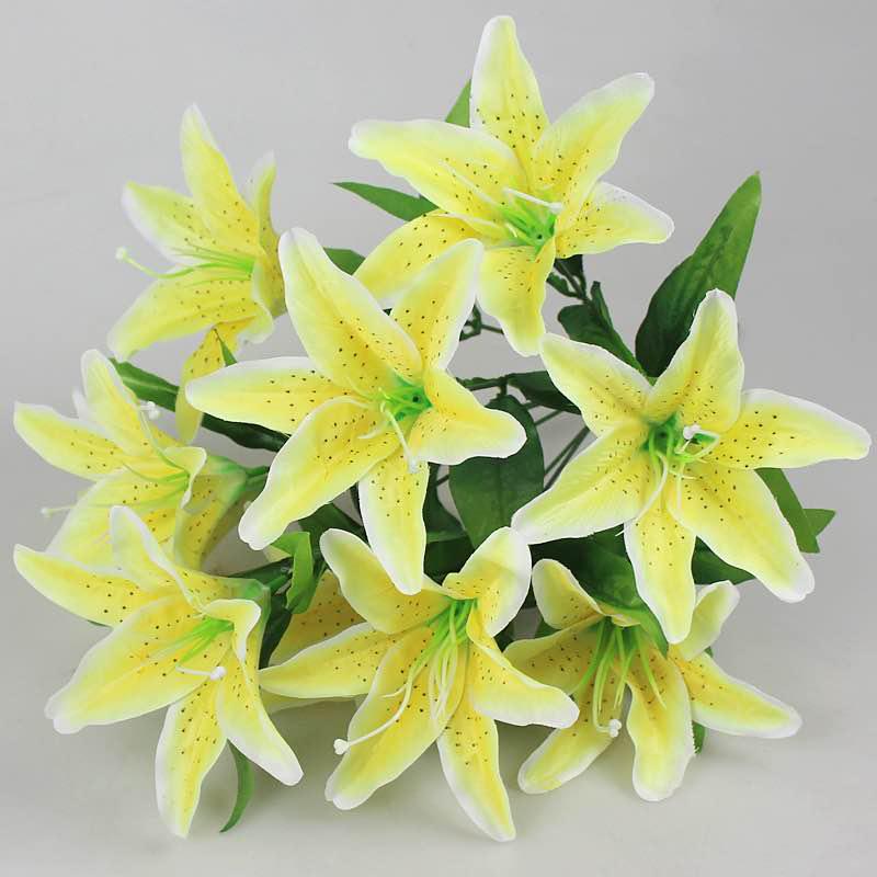 Artificial Lily Stem for Living Room Decoration - Plastic Flower Ornament with Vase