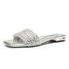 H593-1 Lightweight flat-bottomed women's slippers Fashion sandals are beautiful, high-end comfortable silver casual sandals