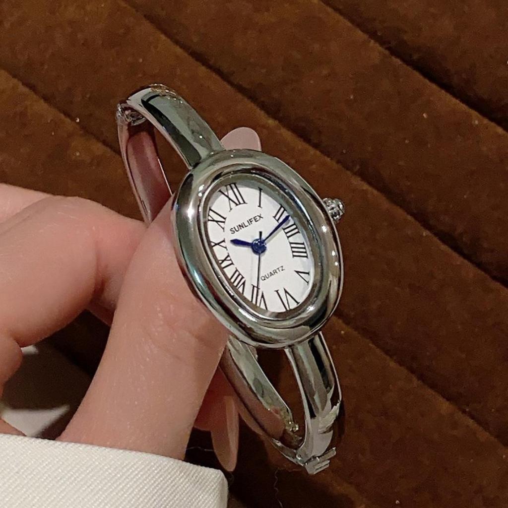 SUNLIFEX Women's Cartier-Style Quartz Watch with Roman Numerals and Bracelet Design