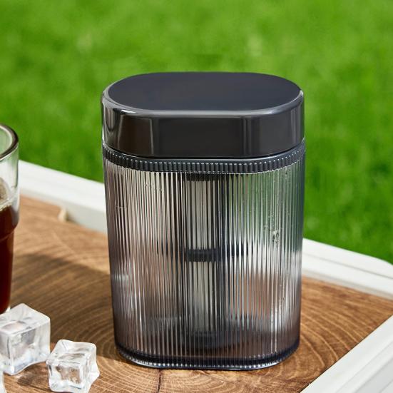 Featuring A Stylish Vertical Pattern and Built-in Measuring Scales This Clear Coffee Cup Helps