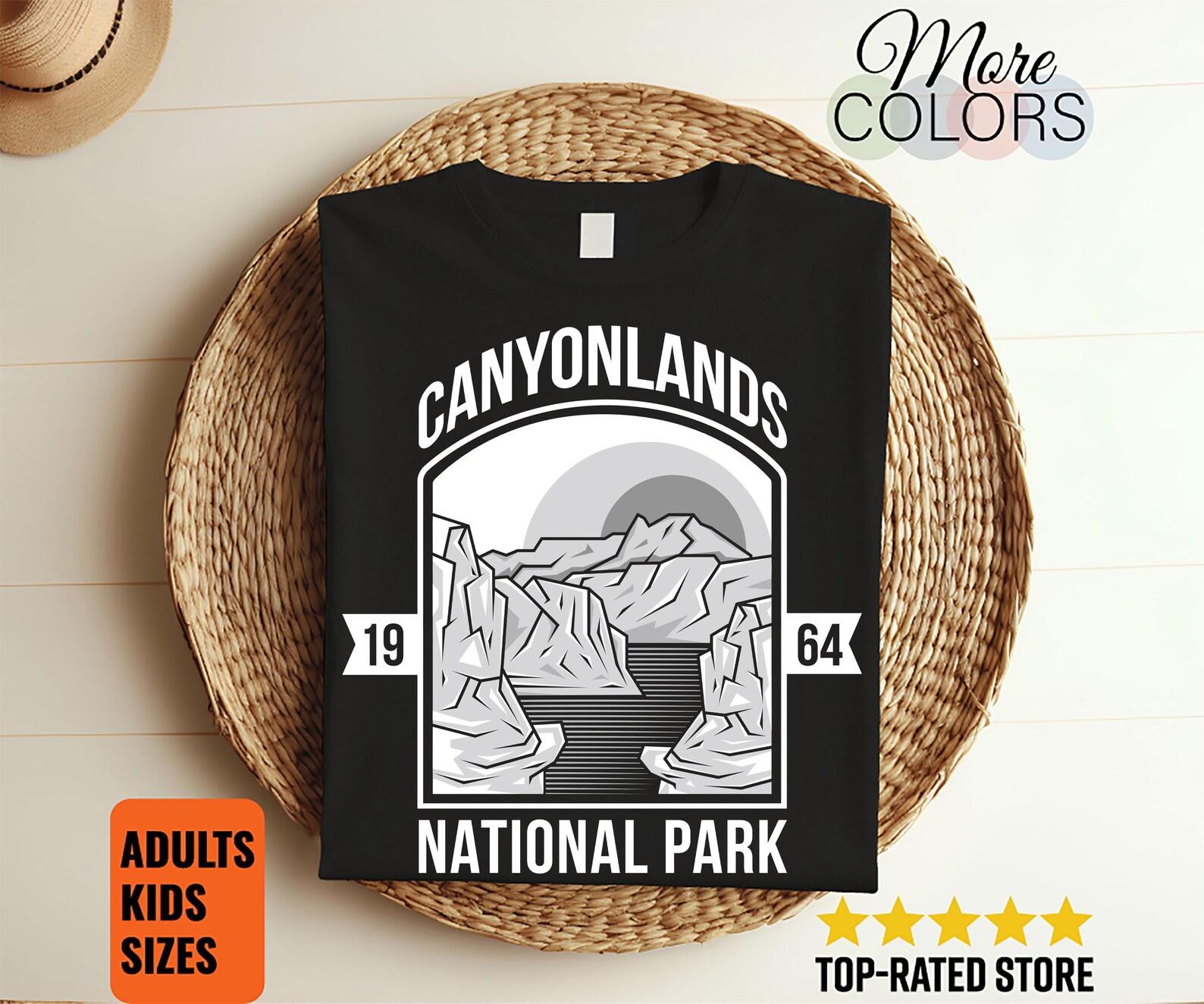 Canyonlands National Park US Vintage T-Shirt, USA Utah State Parks Lover Gifts, Adventure Outdoors, Camping Hiking, U.S Backcountry Travel, 130