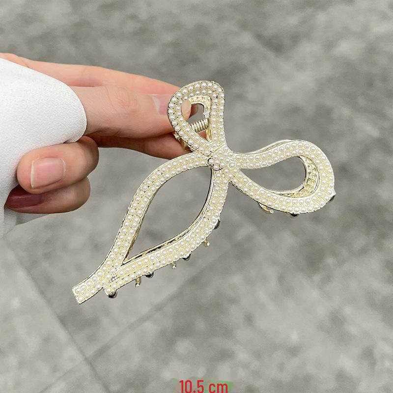 Shark Clip 2022: Fashionable Butterfly Hair Claw, Elegant Large Floral Design for Ponytail and Back of Head Styling