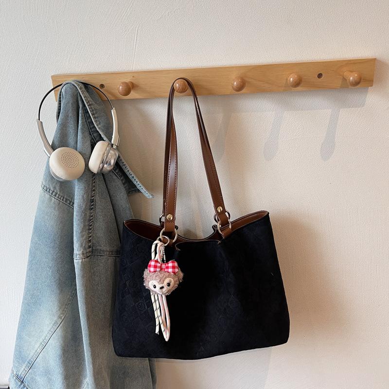 Commuter retro matte bag autumn and winter new large-capacity suede shoulder bag going out to work tote bag