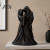 Detailed Gothic Craft Faceless Lovers Figurine, Dark Ghost Couple Sculpture, Mysterious Alternative Home Decoration Desktop Ornament for Shelf Mantel