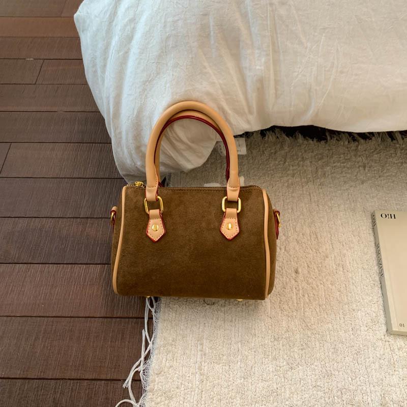 High-end niche bag women's leisure Boston bag 2025 new trendy autumn and winter versatile single shoulder crossbody pillow bag