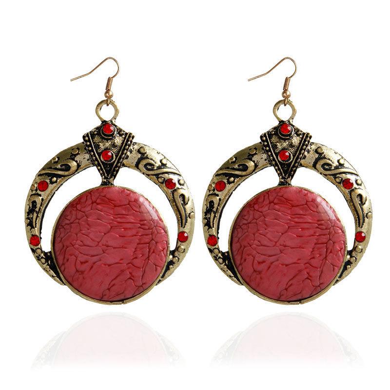 Stylish hand-woven rice bead necklace, exaggerated retro round pendant earrings necklace set