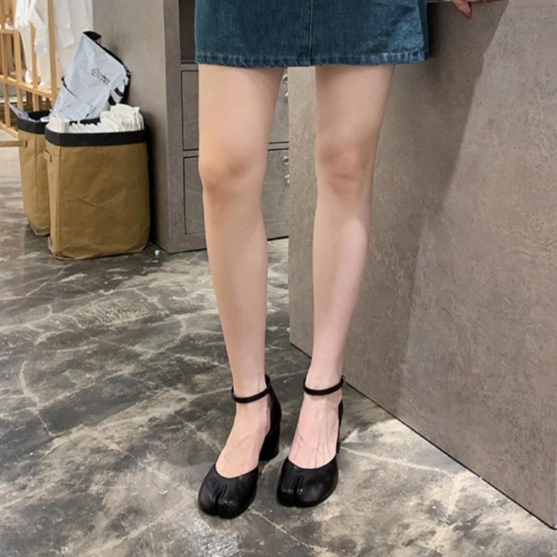 Fashion New Tabi Shoes Women Buckle Strap Split Toe Sandals  Women Chunky Round High Heels Women Fashion Sandalias De Las Mujeres