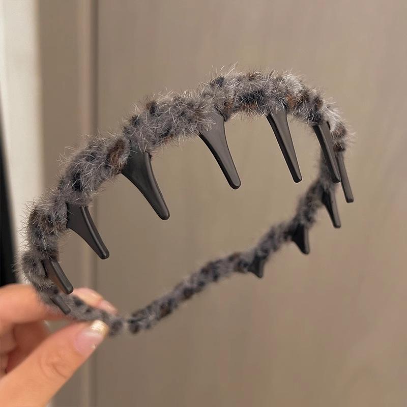 Fascia soffice ondulata: Antiscivolo, design a pettine a denti larghi, perfetto per lavare il viso senza ostruire i pori—dolce nuovo stile!
