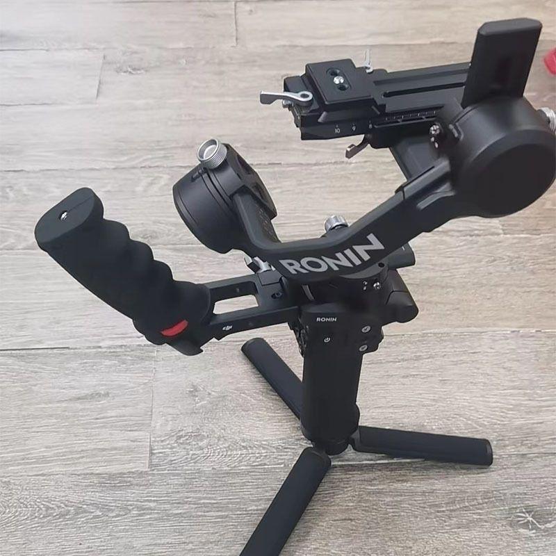 Universal Handheld DSLR Camera & Mobile Phone Grip for Outdoor Sports Photography with Flash Light Stabilizer