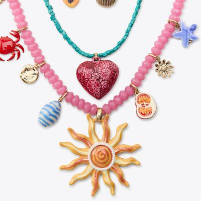 Nouveau collier tendance en perles solaires pour le visage avec placage or en forme de cœur et conservation de la couleur pour femmes
