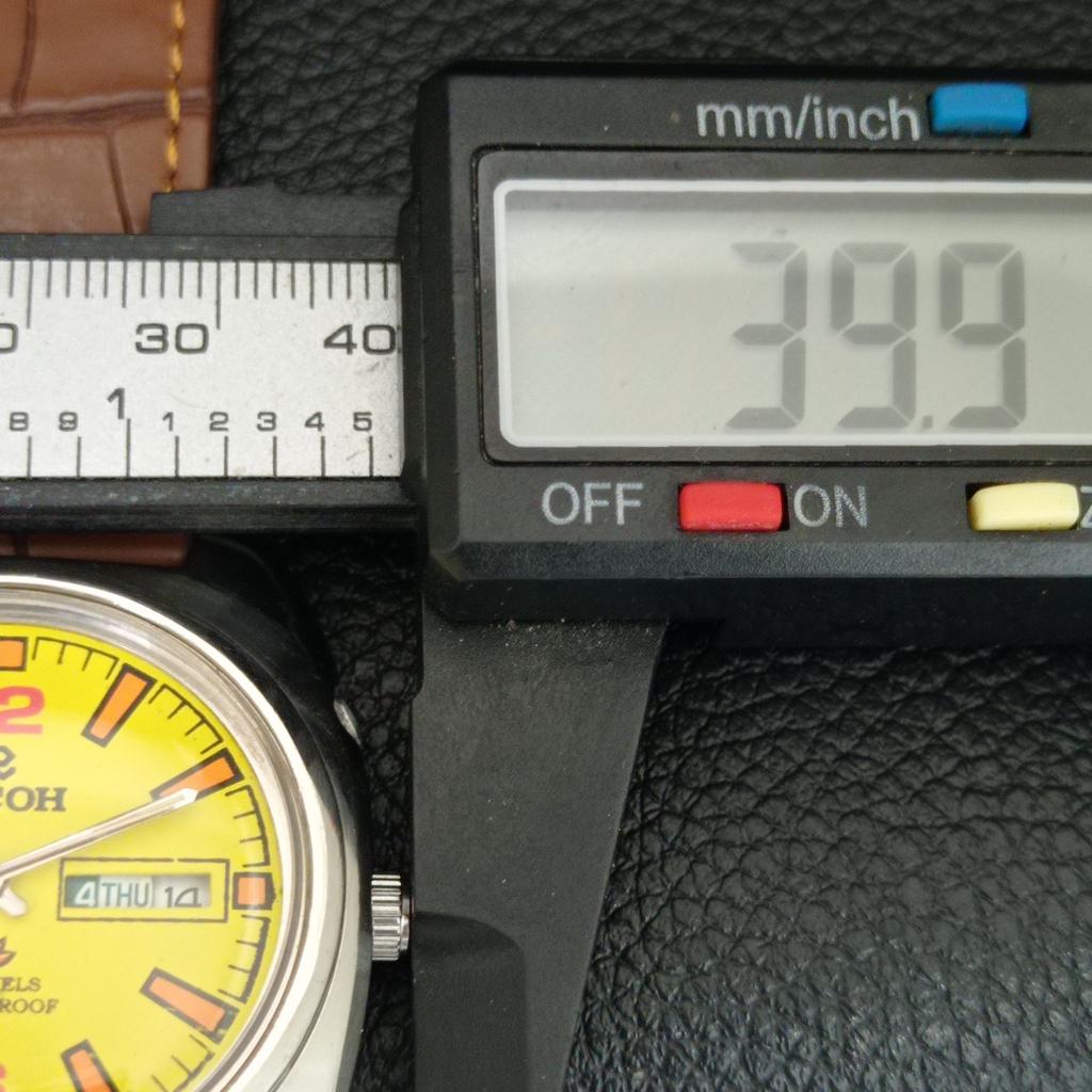 VINTAGE RICOH R31 AUTOMATIC JAPAN MENS YELLOW COLOR DIAL WATCH a707732-1