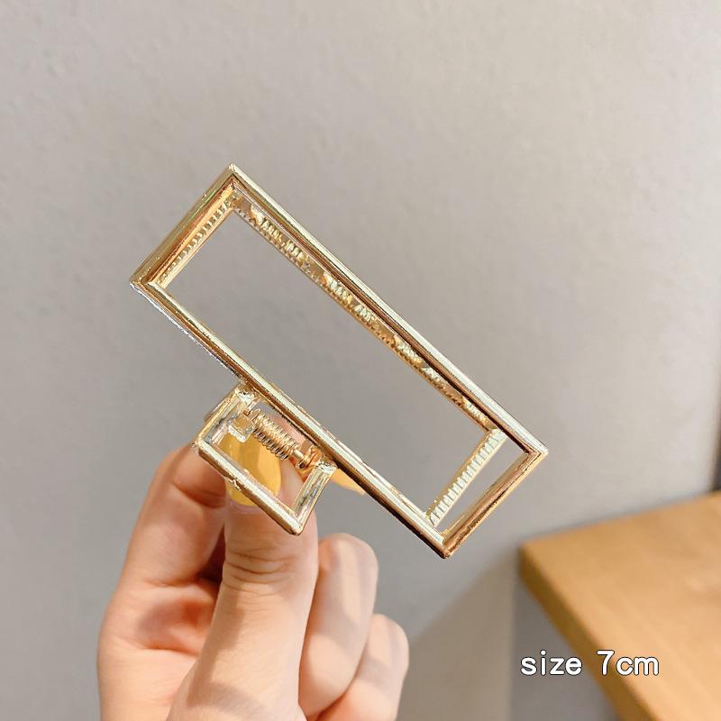 Korean-Style Pearl Metal Hair Claw Clip - Simple, Large, Elegant Shark Clip for Girls