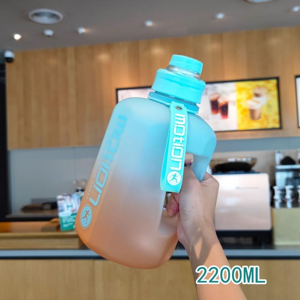 Large Capacity Gradient Color Sports Water Bottle Portable Handle Fat Plastic Cup Irregular Shape Hexagonal Kettle