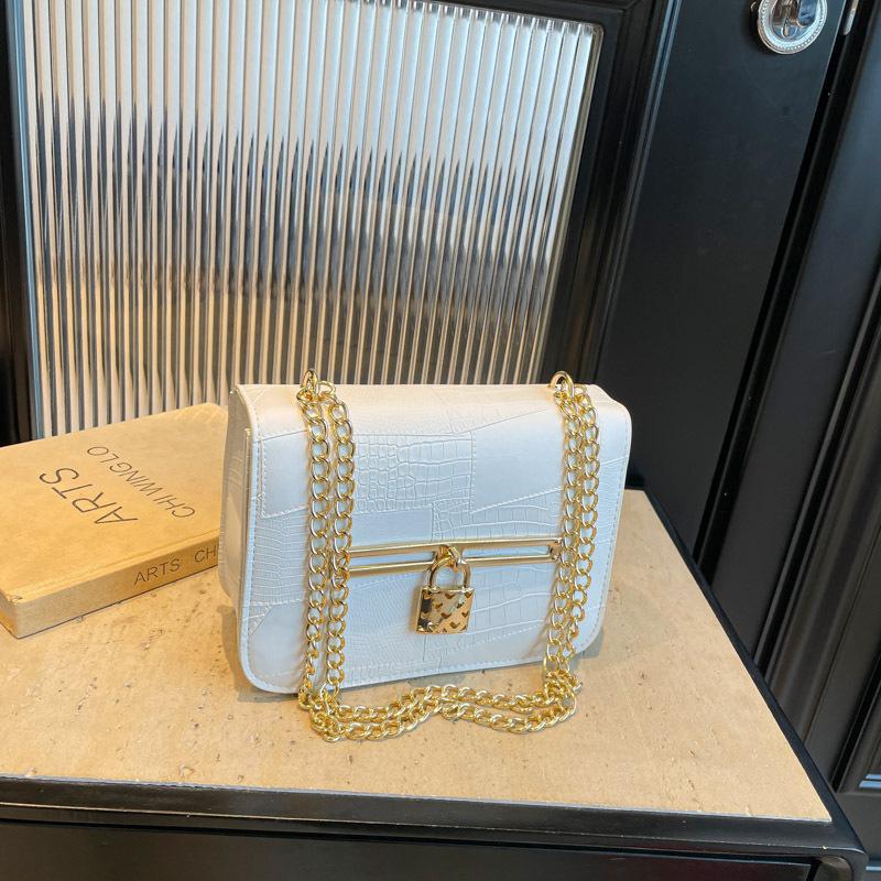 

Underarm small bag women s fashion small square bag summer new fashion trend shoulder bag simple messenger bag bag белый