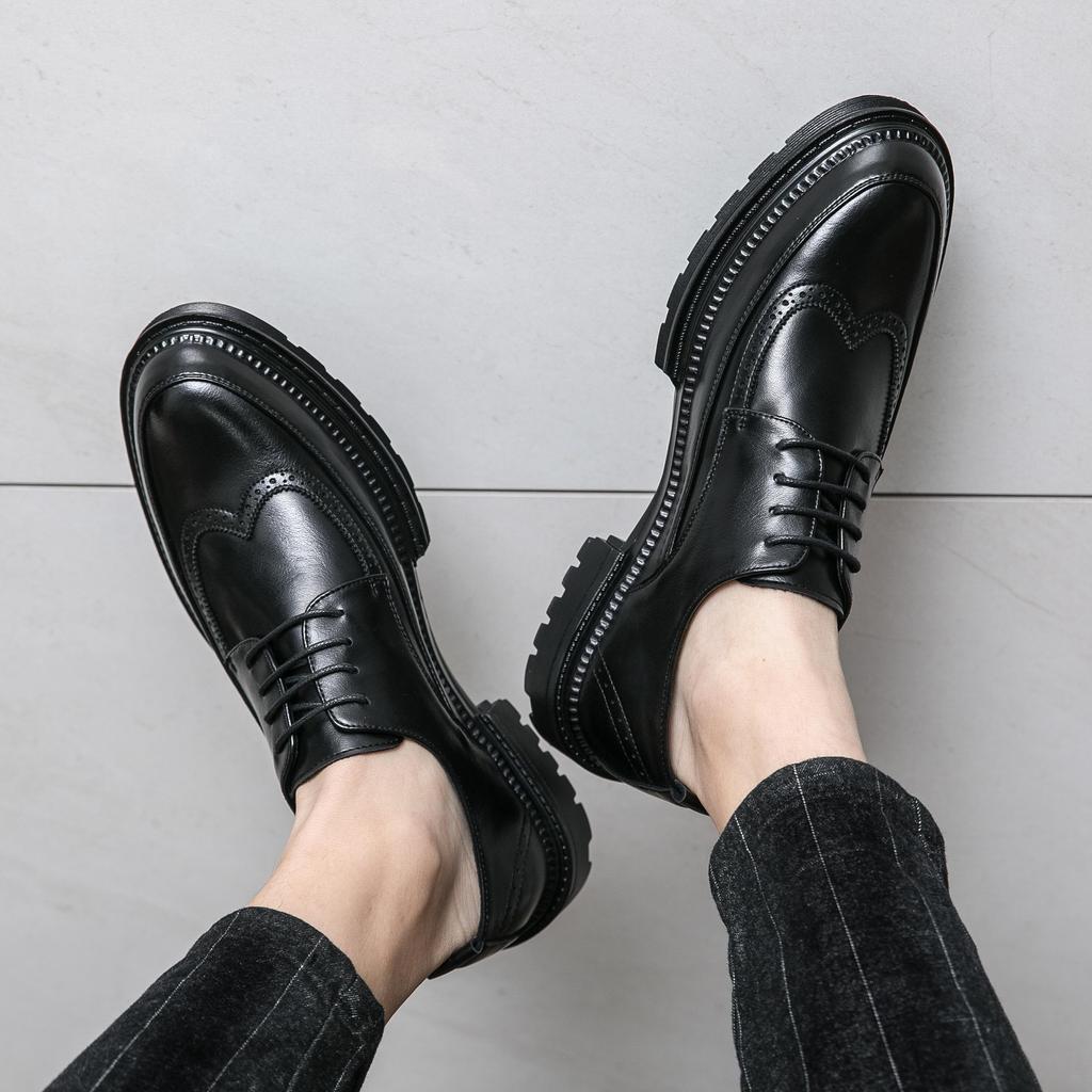 Black Men's Small Leather Shoes British Pointed Head Carved Men's Shoes Lace-up Dress Business Casual Shoes