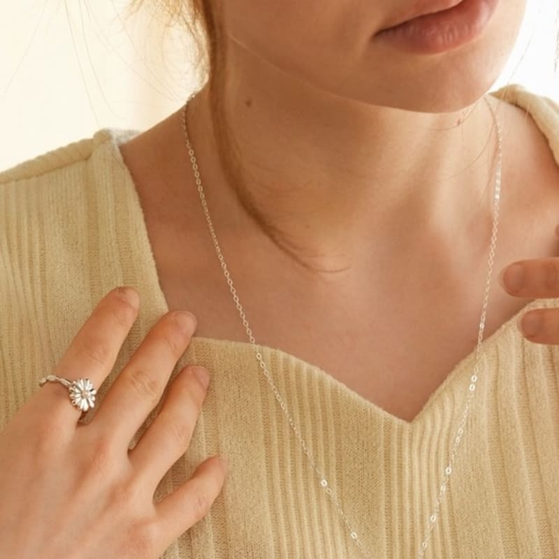 BELLOOGGI Daisy pearl necklace (L) Daisy freshwater pearl necklace