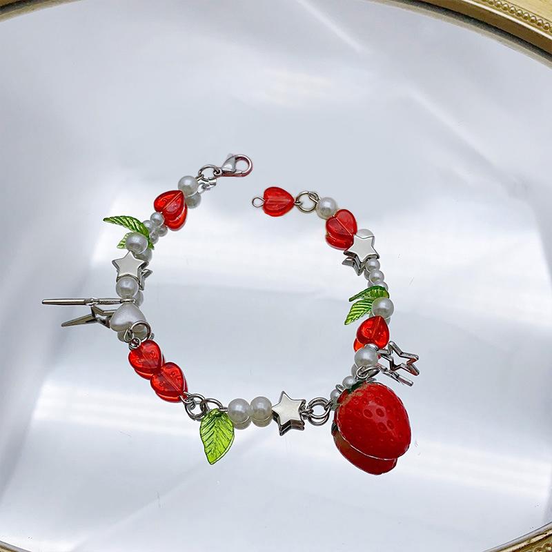 Exquisite Strawberry Charm Bracelet Sweet Cute Handmade Beaded Bracelet Fresh All-Match Wrist Chain For Women Girls Party Gift