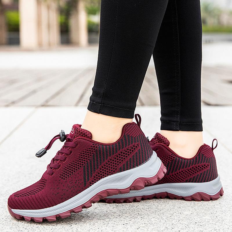 Men's sports shoes medium and old men's and women's casual breathable mesh shoes outdoor mountaineering travel walking shoes