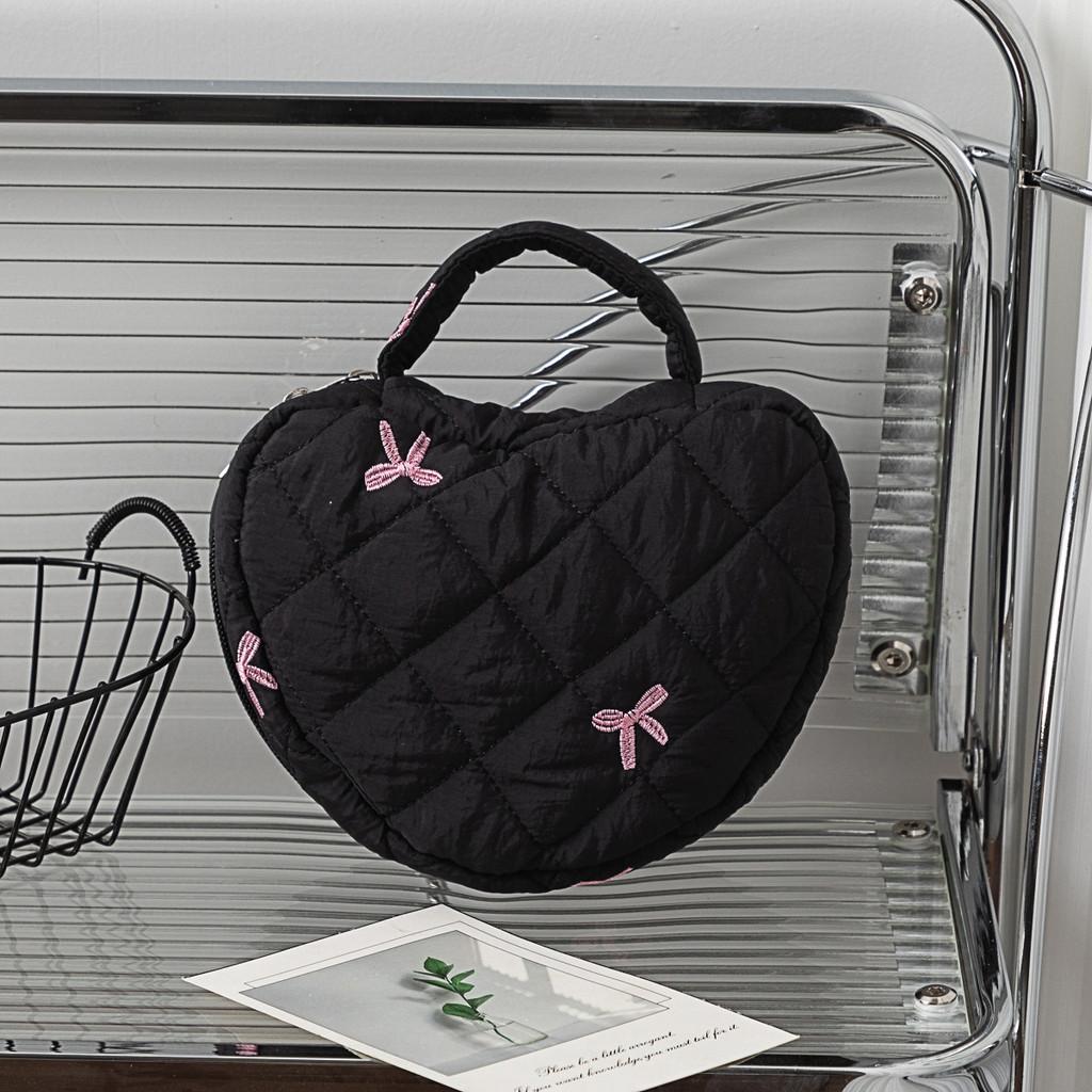 Floral Woman Travel Makeup Bag With Large Capacity And Quilted Design For Home Storage