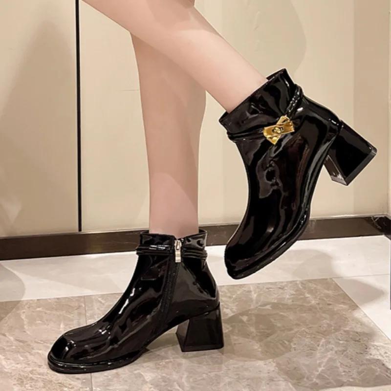 2024 Autumn and Winter New High Heel Women's Boots Fashion Belt Buckle Brand Designer Shoes Casual Short Boots Botas Femininas