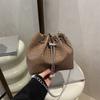 ins super fire drawstring bucket bag women's 2025 new niche design shoulder messenger bag versatile chain bag bag