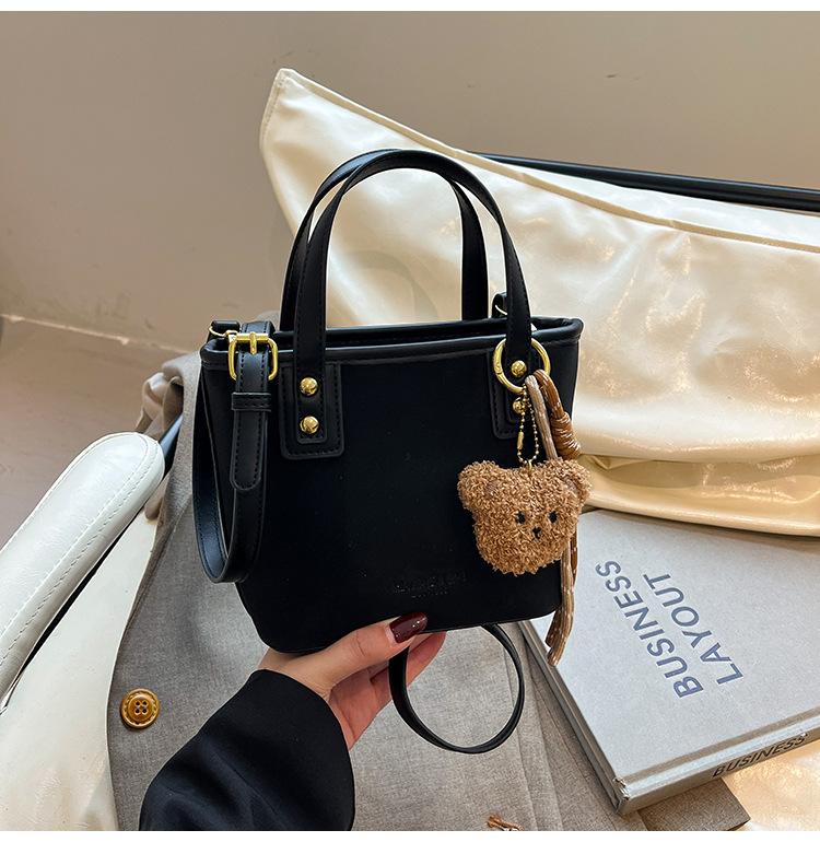 

Niche texture bucket bag women s 2025 new fashion retro handbag high-end sense versatile single shoulder messenger bag tide чёрный