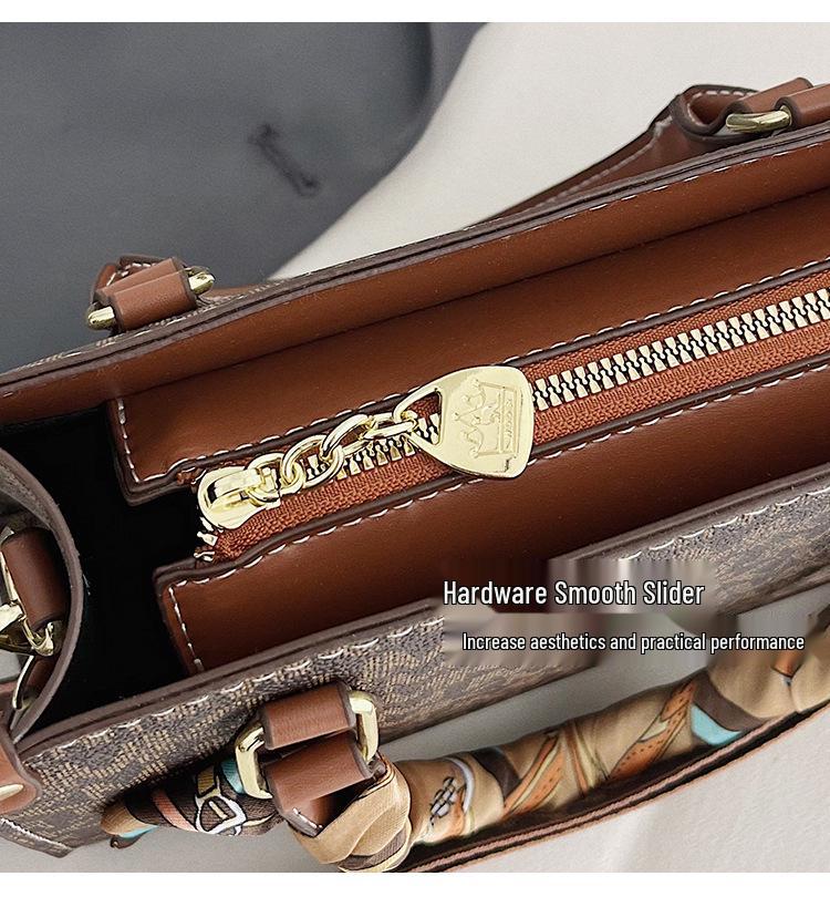 2025 Women's Retro Letter Print Large Capacity Tote Handbag