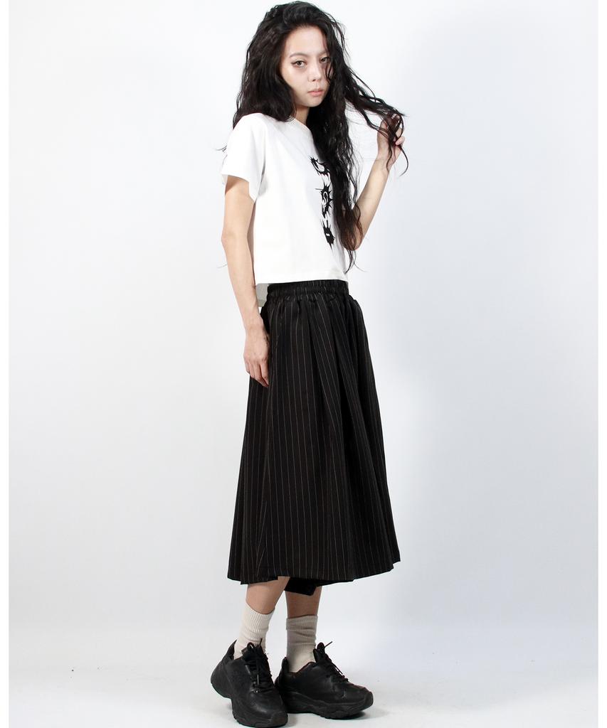 Deumakeu Real Wide Two Tuck Stripe Bumuda Pants - Black